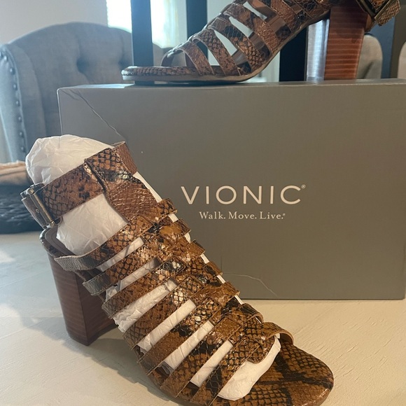 Vionic Brand New In Box-Sz-7.5 - Picture 2 of 14